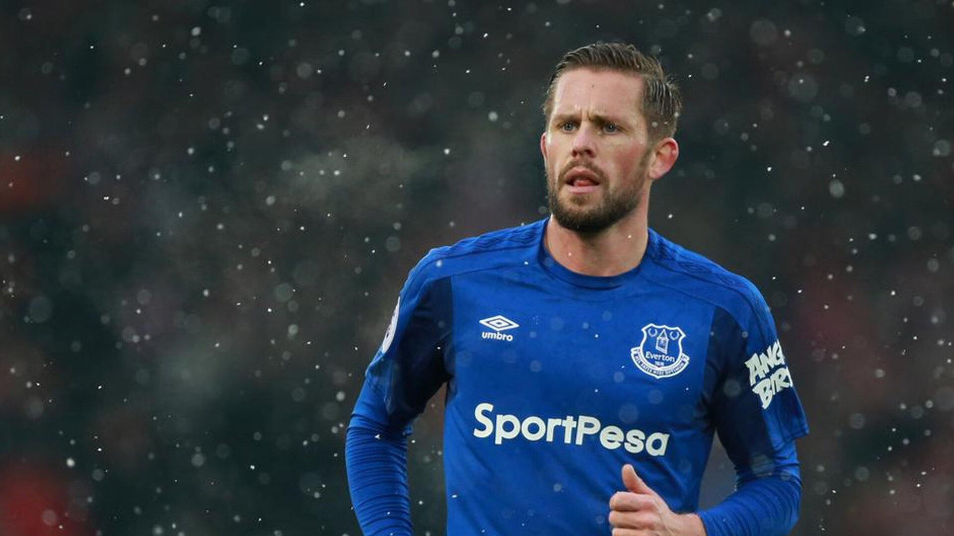 _夜空足球赛：星光下的激情时刻_，星空说足球